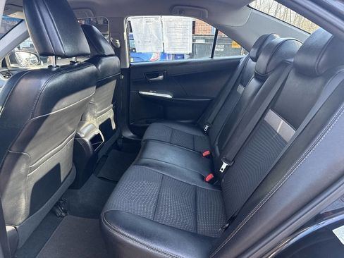 Used 2014 Toyota Camry SE image 10