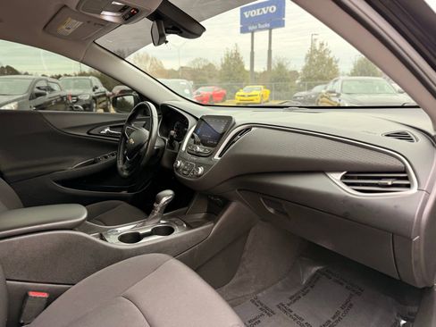 Used 2021 Chevrolet Malibu RS image 28