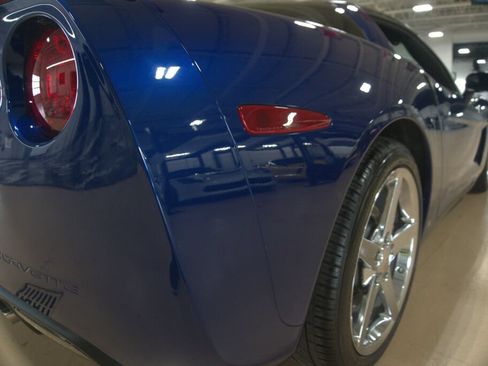 Used 2007 Chevrolet Corvette Coupe w/ Preferred Equipment Group RWD image 24
