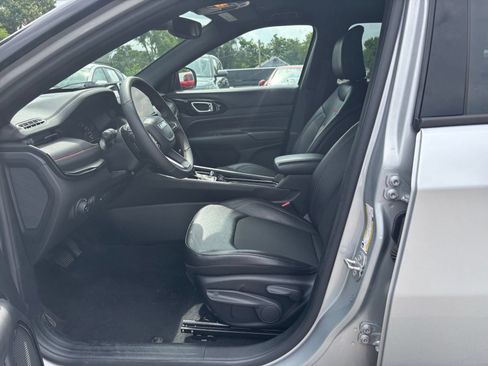Used 2025 Jeep Compass Trailhawk AWD/4WD image 25