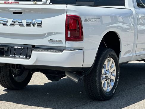 New 2026 RAM 2500 Laramie w/ Sport Appearance Package AWD/4WD image 8