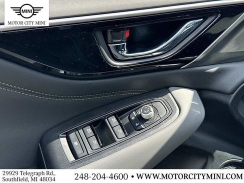 Used 2025 Subaru Outback Onyx Edition AWD/4WD image 19