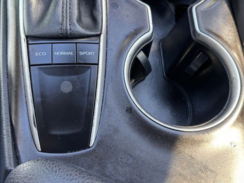 Used 2022 Toyota Camry LE image 30