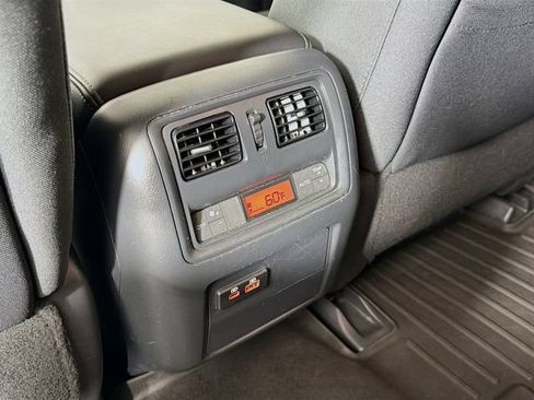 Used 2020 Nissan Pathfinder SV FWD image 29