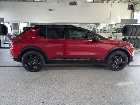 New 2026 Chevrolet Equinox EV RS image 10