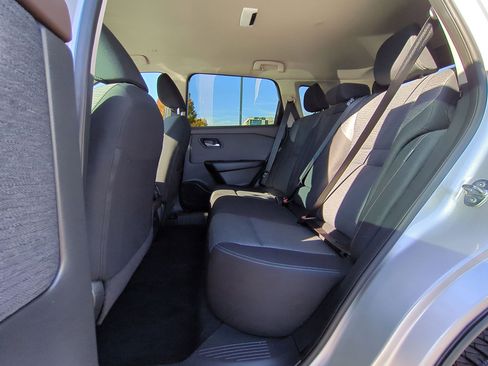 Used 2023 Nissan Rogue SV image 18