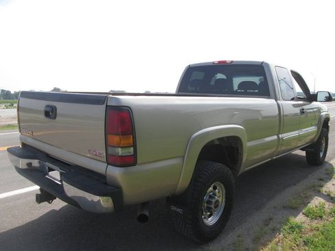 Used 2004 GMC Sierra 2500 SLT w/ Snow Plow Prep Package AWD/4WD image 7
