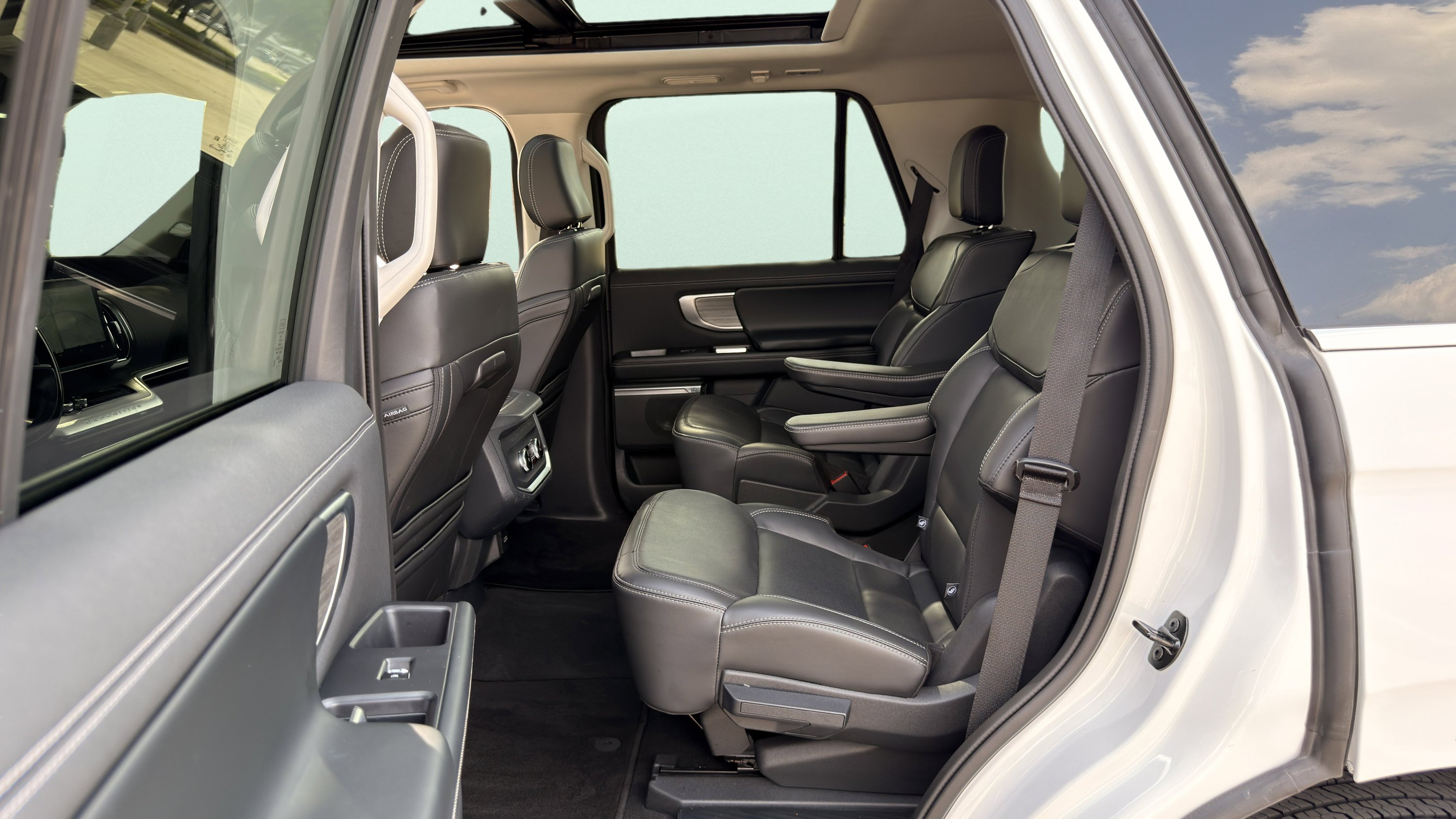 Used 2025 Ford Expedition Platinum AWD/4WD image 7
