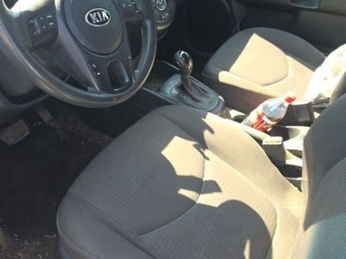 Used 2013 Kia Soul FWD image 6
