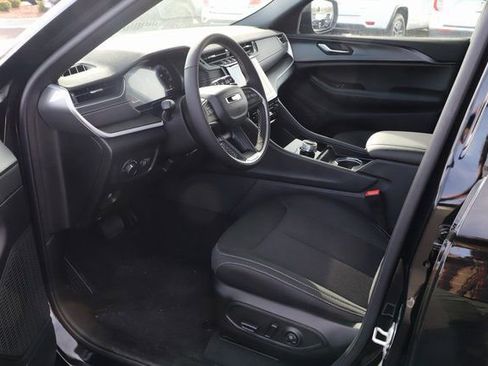 New 2025 Jeep Grand Cherokee Laredo X w/ Luxury Tech Group I image 10