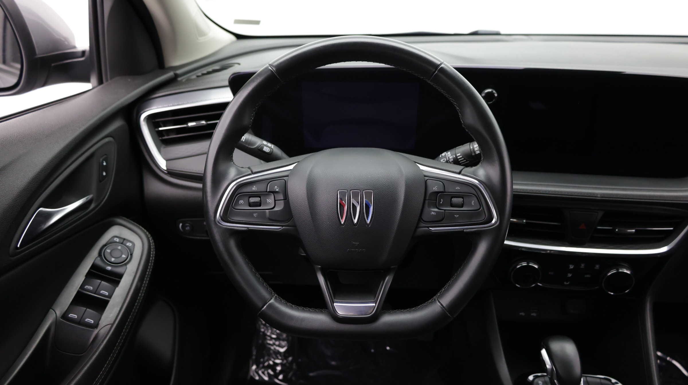Used 2024 Buick Encore GX Sport Touring FWD image 28
