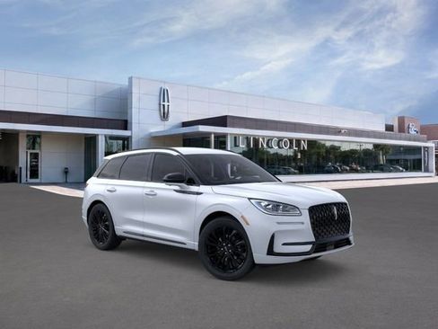 New 2026 Lincoln Corsair Reserve w/ Jet Appearance Package FWD image 8