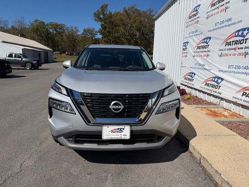 Used 2022 Nissan Rogue SV image 14