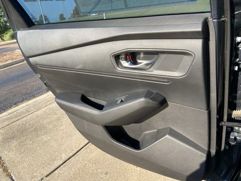 Used 2023 Honda Accord EX image 47