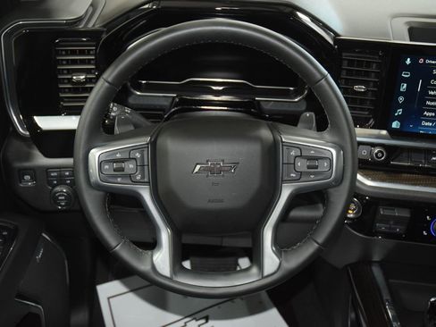 Used 2025 Chevrolet Silverado 1500 RST AWD/4WD image 38