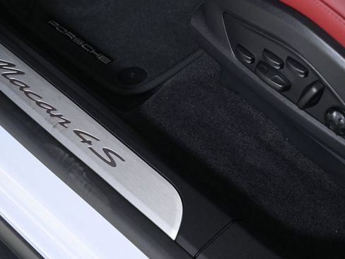 New 2025 Porsche Macan 4S Electric image 22
