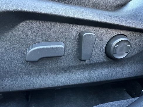 Used 2023 Subaru Forester Premium image 18