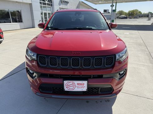 Used 2023 Jeep Compass Limited AWD/4WD image 3