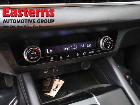 Used 2024 Mitsubishi Outlander ES AWD/4WD image 19
