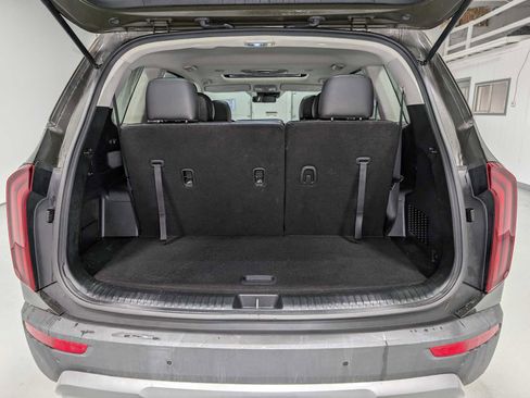 Used 2022 Kia Telluride S image 47