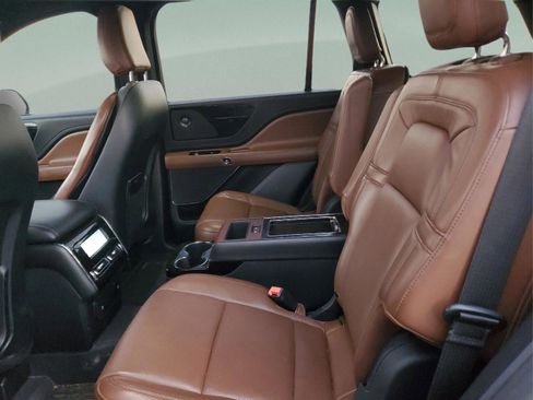 Used 2021 Lincoln Aviator Reserve w/ Equipment Group 201A image 6