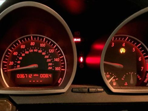 Used 2003 BMW Z4 2.5i image 9