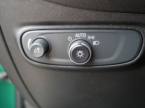 Used 2019 Chevrolet Equinox LT FWD image 26