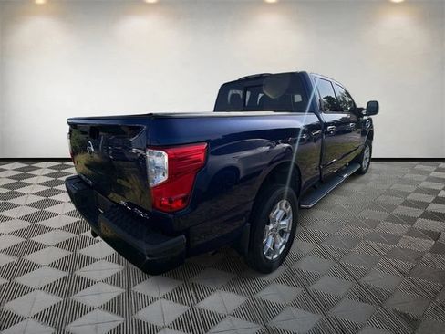Used 2017 Nissan Titan SL AWD/4WD image 6