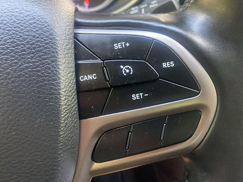 Used 2020 Jeep Cherokee High Altitude AWD/4WD image 11