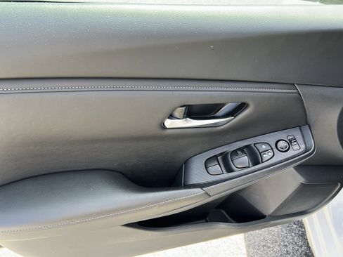 Used 2024 Nissan Sentra SV FWD image 19