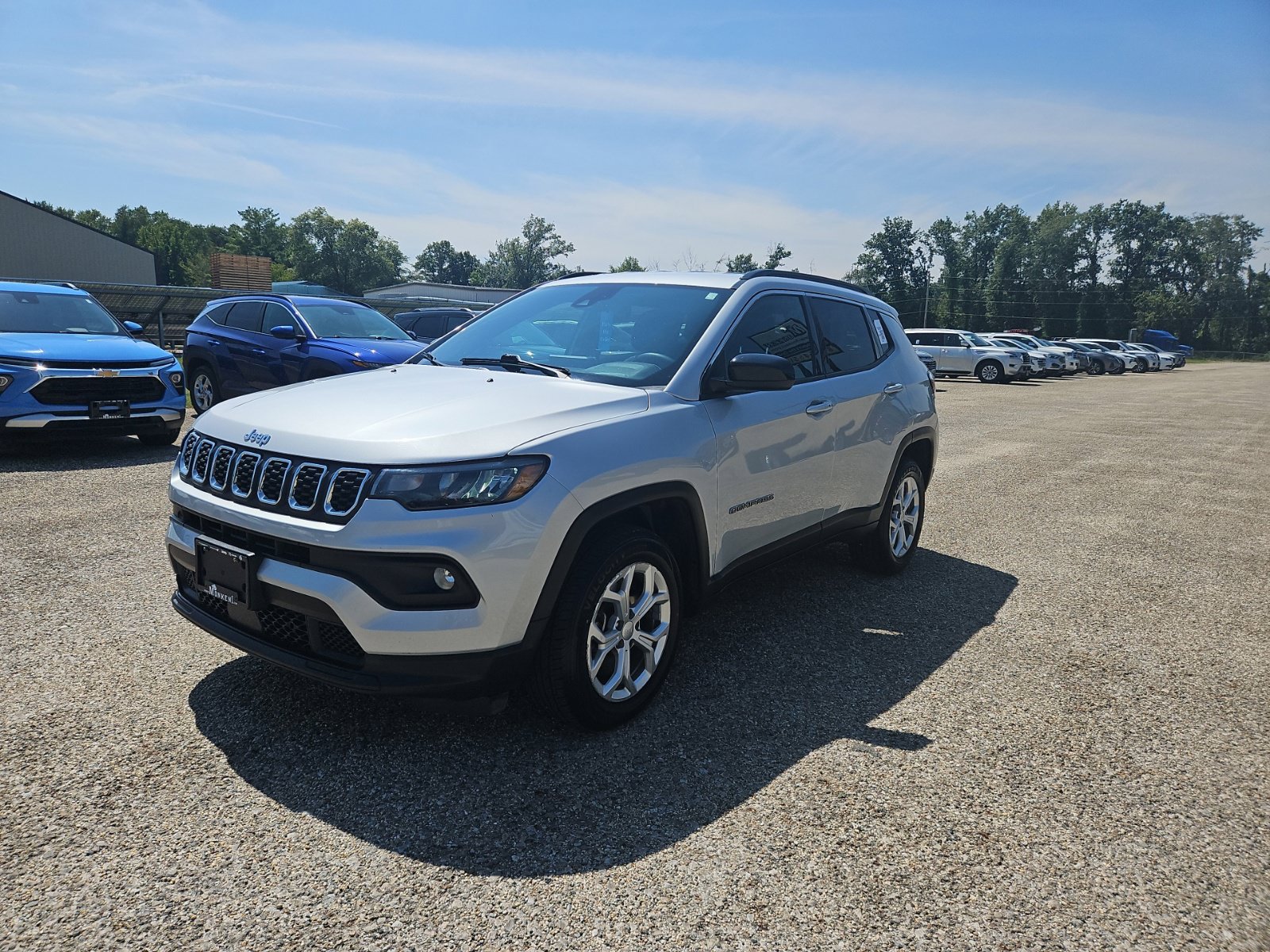 Used 2024 Jeep Compass Latitude AWD/4WD image 3