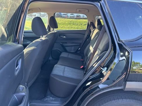 Used 2025 Nissan Rogue SV FWD image 6
