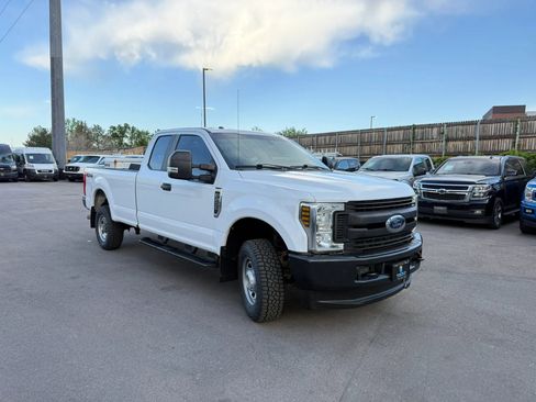 Used 2018 Ford F250 XL w/ Power Equipment Group AWD/4WD image 11