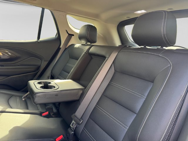 Used 2024 GMC Terrain Denali w/ Denali Premium Package AWD/4WD image 24