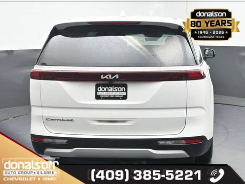 Used 2022 Kia Carnival LX FWD image 4