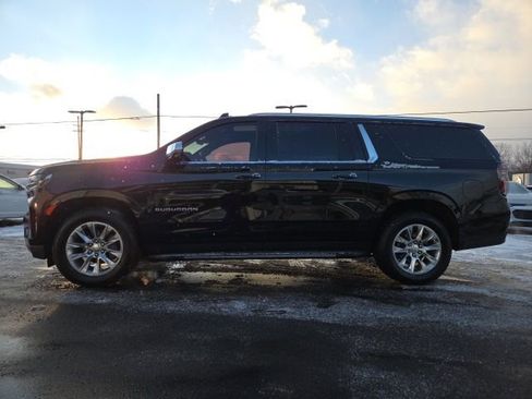 Used 2021 Chevrolet Suburban Premier w/ Premium Package image 4