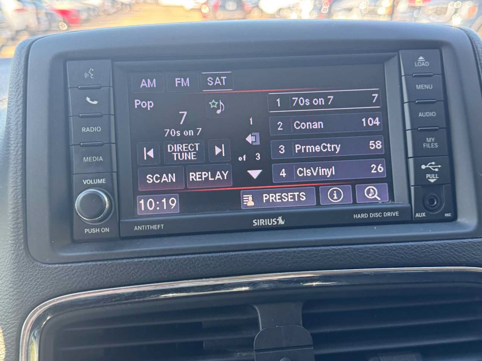Used 2019 Dodge Grand Caravan SE w/ UConnect Hands-Free Group FWD image 10