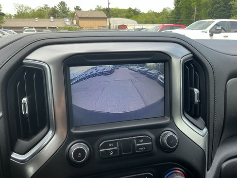 Used 2021 Chevrolet Silverado 1500 LT AWD/4WD image 24