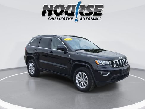 Used 2021 Jeep Grand Cherokee Laredo AWD/4WD image 2