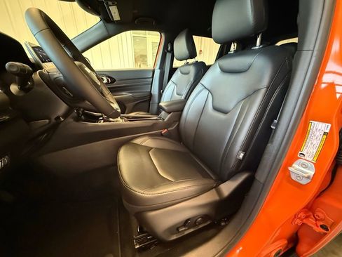 New 2026 Jeep Compass Limited image 18