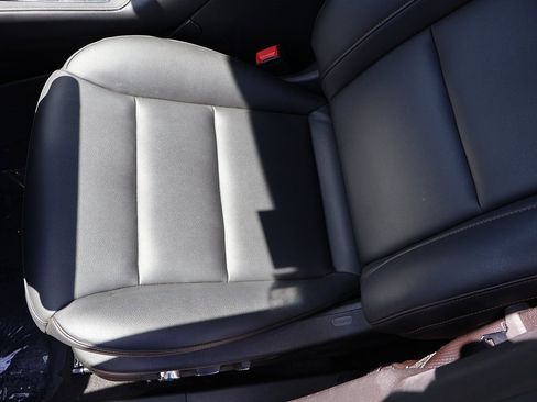 Used 2023 Cadillac XT4 Sport image 32