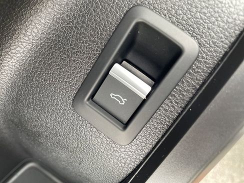Used 2018 Audi Q5 2.0T Premium Plus AWD/4WD image 17