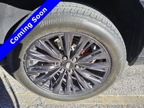 Used 2024 Cadillac Escalade V w/ LPO, ONYX Package image 11