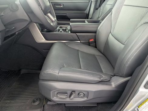 Used 2025 Toyota Tundra Limited AWD/4WD image 13
