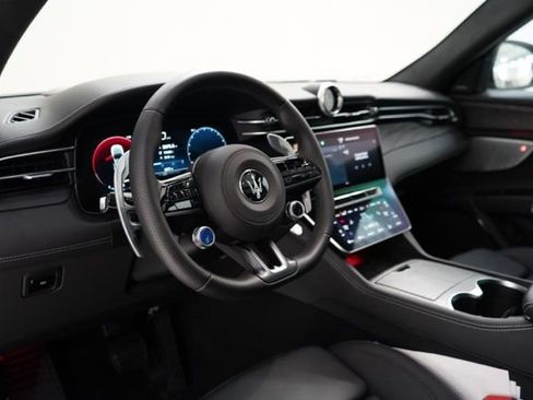 Used 2025 Maserati Grecale GT image 15