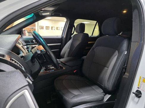 Used 2016 Ford Explorer XLT image 15