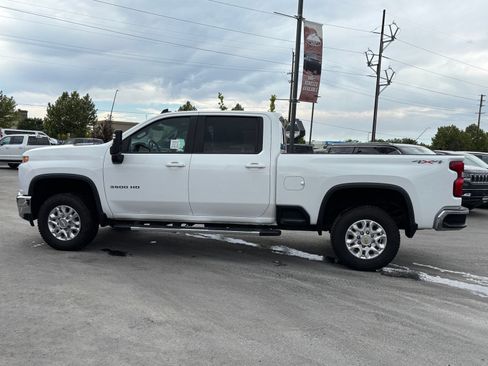 Used 2022 Chevrolet Silverado 3500 LT w/ All Star Edition AWD/4WD image 8