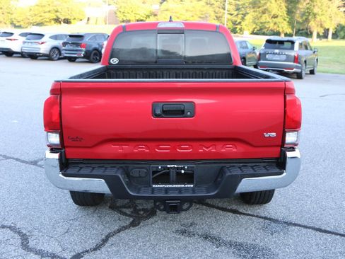 Used 2021 Toyota Tacoma SR5 RWD image 4