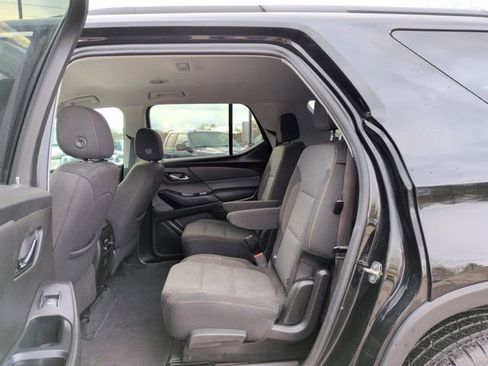 Used 2021 Chevrolet Traverse LT FWD image 24