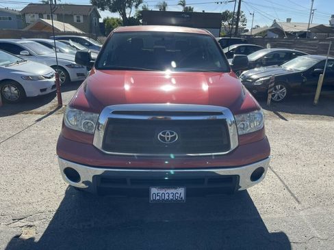 Used 2011 Toyota Tundra 4x4 CrewMax w/ Tow Pkg image 8
